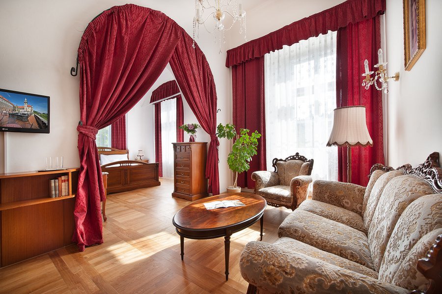 HOTEL HRUBÁ SKÁLA TURNOV hrubaskala1.jpg