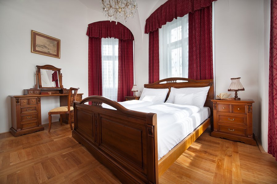HOTEL HRUBÁ SKÁLA TURNOV hrubaskala2.jpg