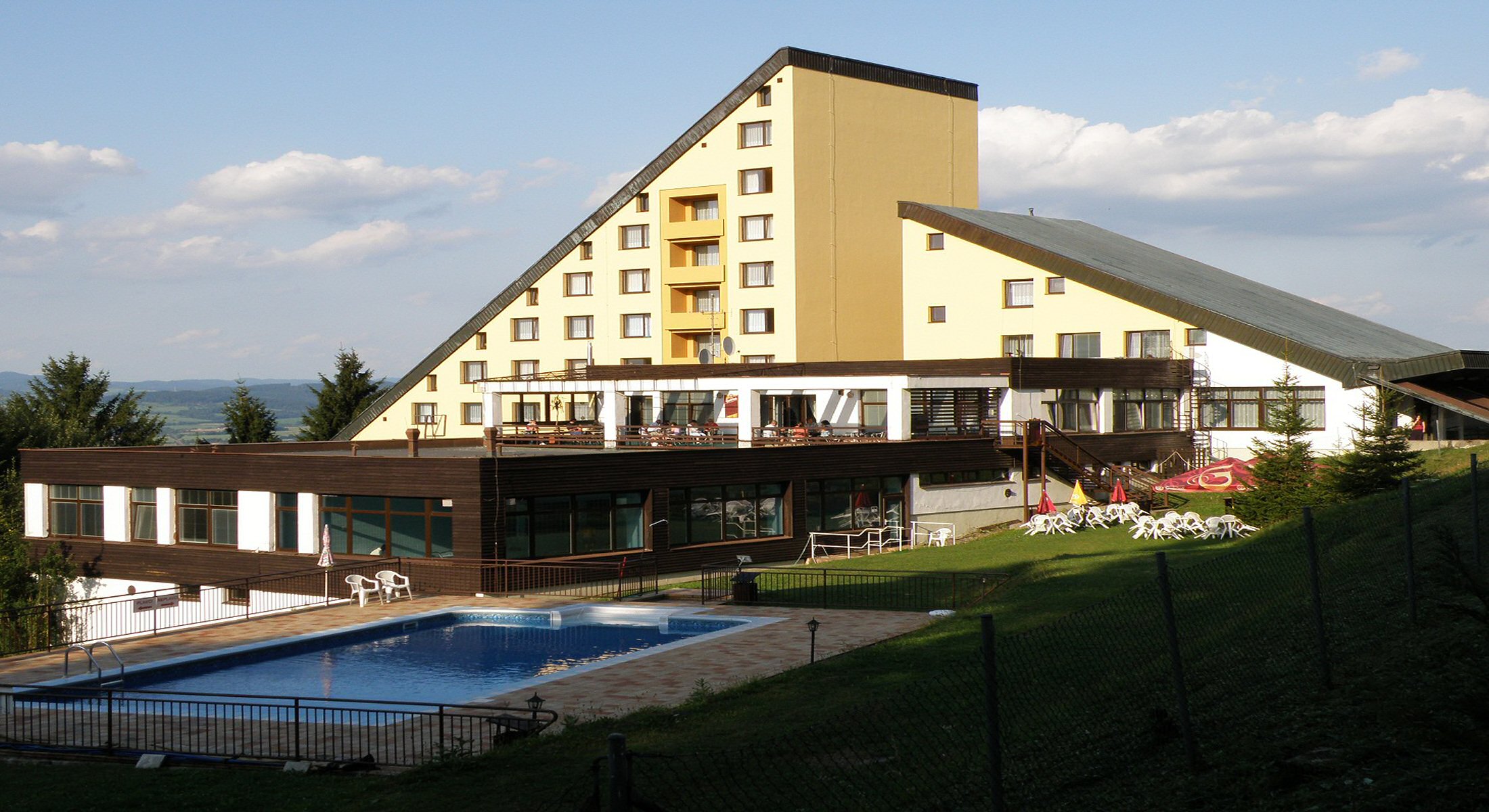 Hotel Jelenovsk photo 1 - full size