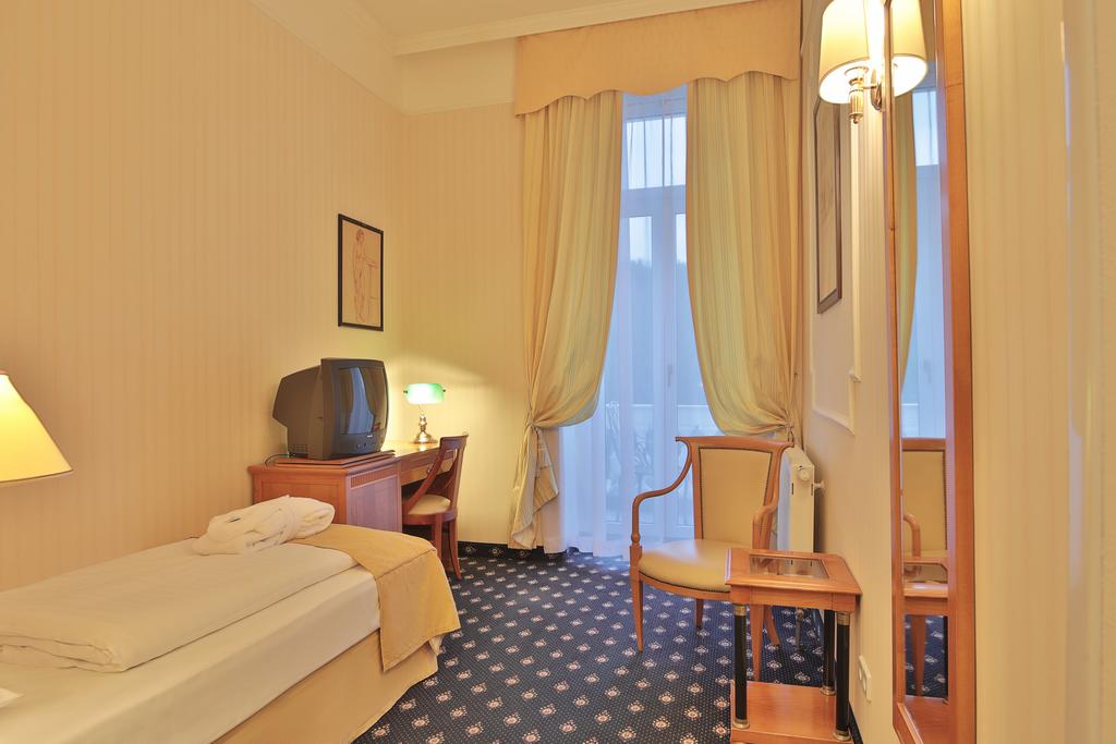 Hotelu Belvedere Marinsk Lzn 9