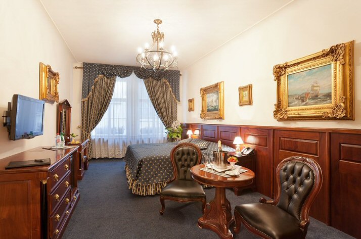 HOTEL GOLDEN TREE PRAGUE strom2.jpg